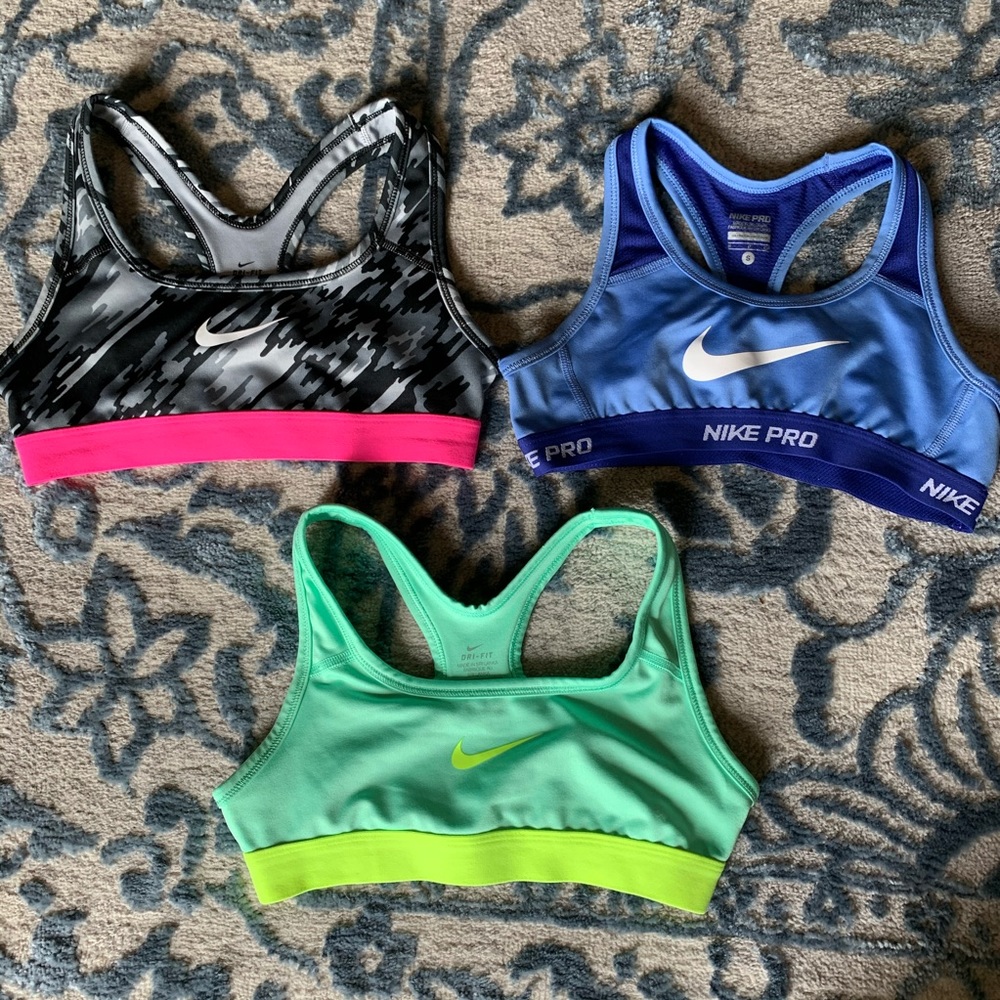 Nike Pro girls sport top